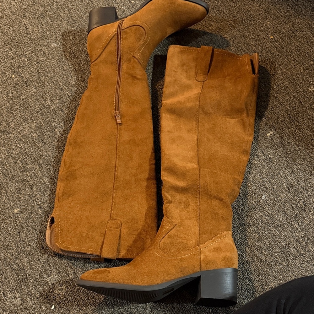Woman’s Tan Suede Boots - Picture 2 of 5